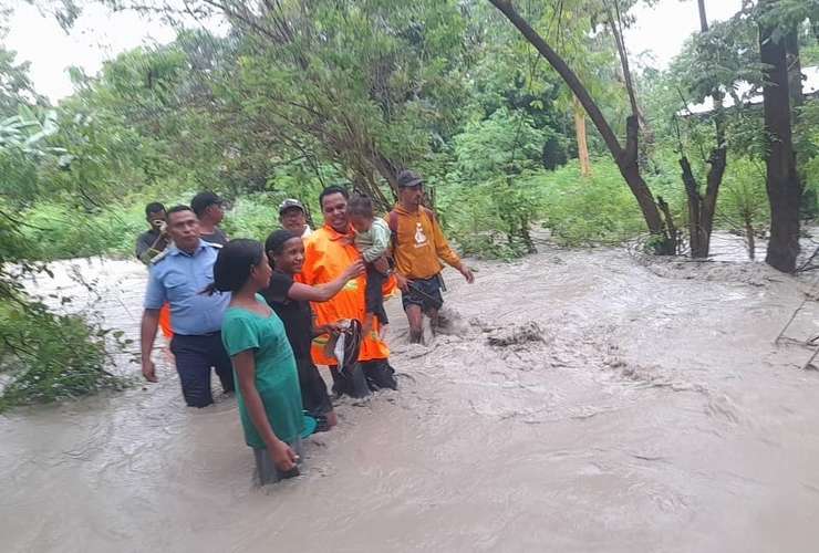 MOP ORIENTA DNPKS OBSERVA INUNDASAUN IHA UMA BERLOI BA NORMALIZASAUN INFRAESTRUTURA