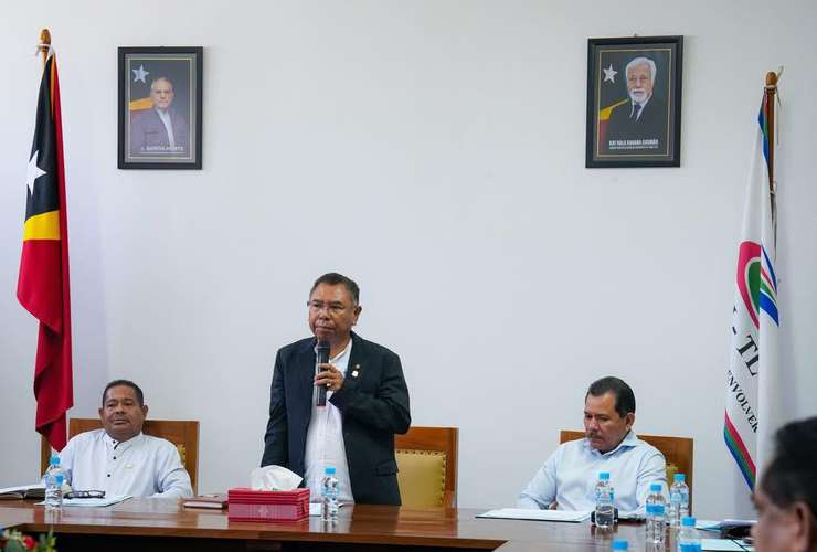 MINISTRU OBRAS PÚBLIKA HAMUTUK HO VISE MINISTRU ASUNTU INFRAESTRUTURA HALAO ENKONTRU HO KÁMARA KOMERSIU NO INDUSTRIA TIMOR-LESTE