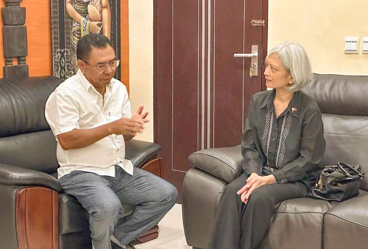 MINISTRU OBRAS PÚBLIKA ENKONTRU KORTEZIA HO EMBAIXADORA FILIPINA BA TIMOR-LESTE