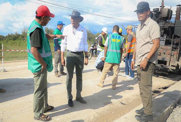 MINISTRU OBRAS PÚBLIKA HO EKIPA TEKNIKU MONITORIZA PROJEITU ESTRADA MALIANA POKOTE I-II