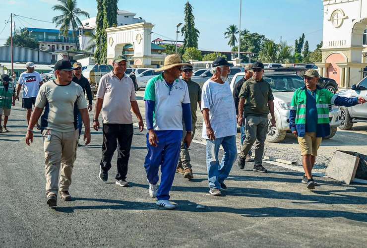 PM XANANA OBSERVA PROGRESU KONSTRUSAUN ESTRADA IHA SURIKMAS, HUDI-LARAN NO AI-MUTIN