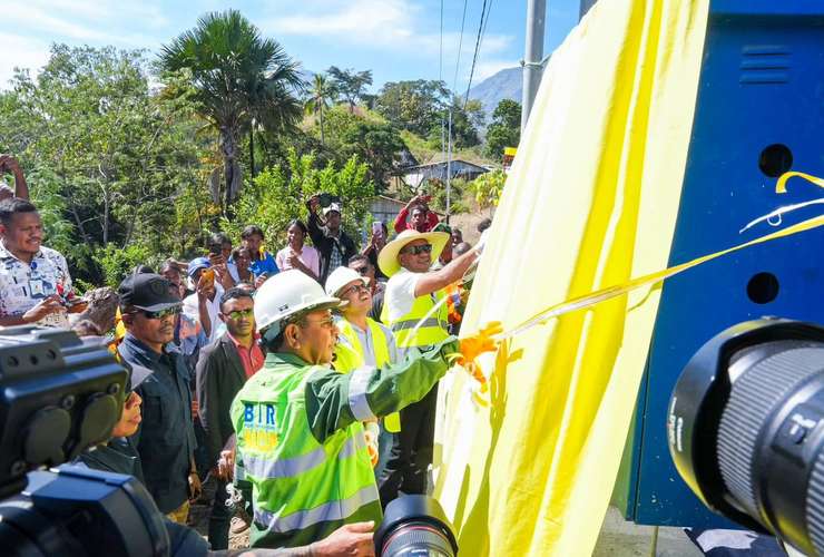 GOVERNU LIU HUSI MOP, INAUGURA PROJEITU ELETRIFIKASAUN IHA ALDEIA LEBANEI BAIRO TABERE, ALDEIA DEFADAE BASILIA